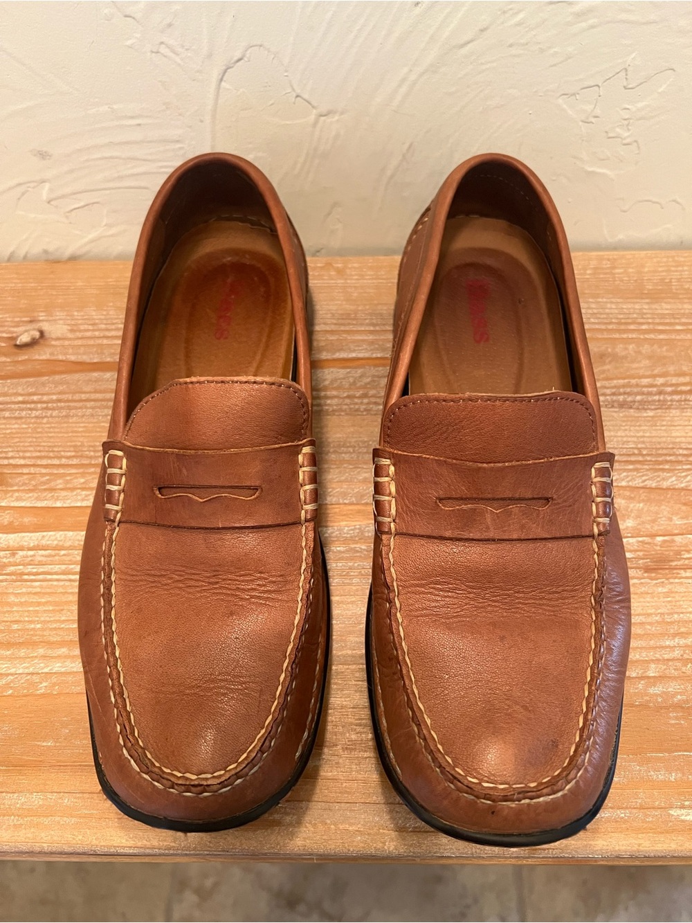 Bass Camyron Men's Brown Leather Penny Loafers, size 9M